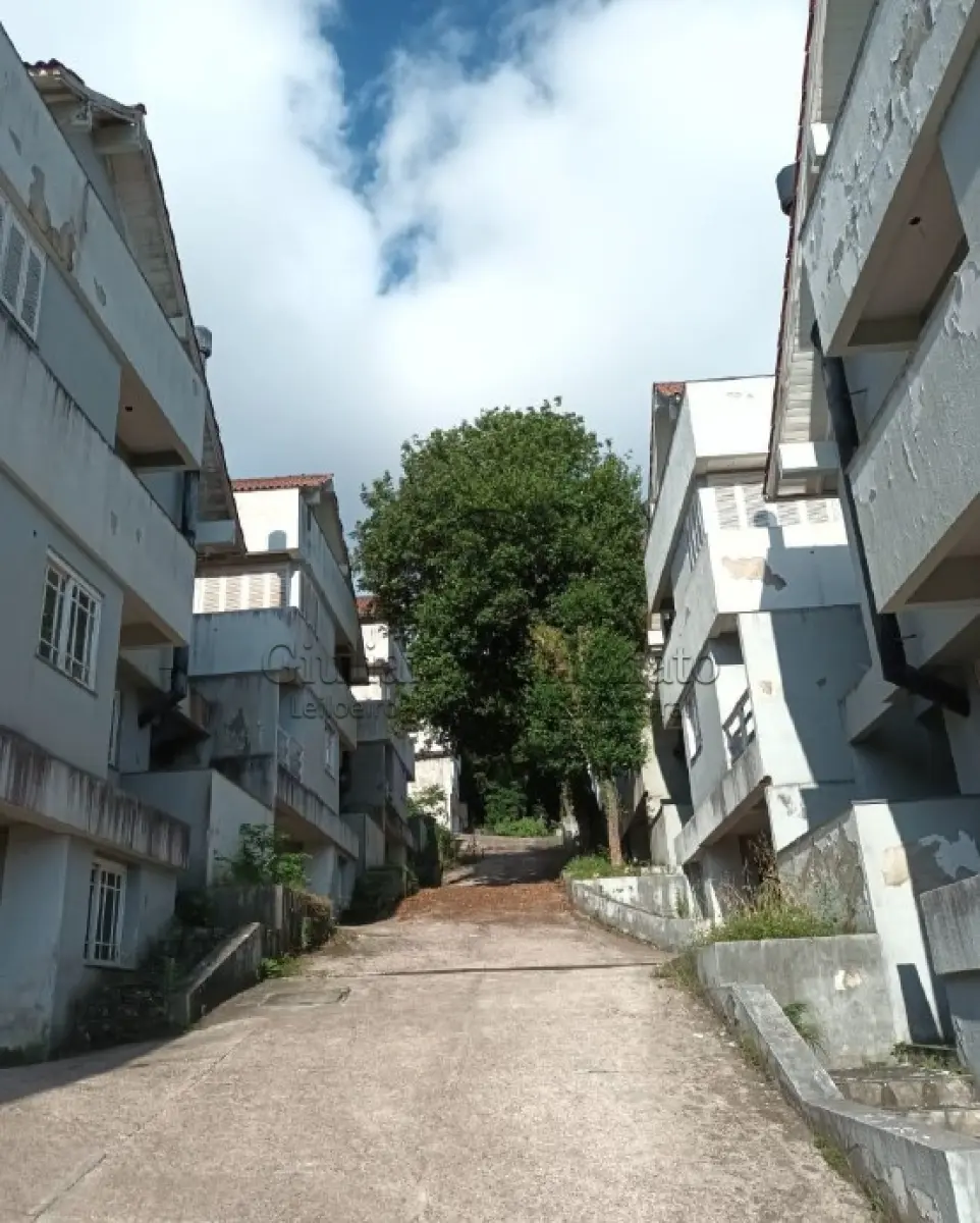 LOTE 891 - Oportunidade Única para retrofit em Condomínio fechado em Porto Alegre/RS