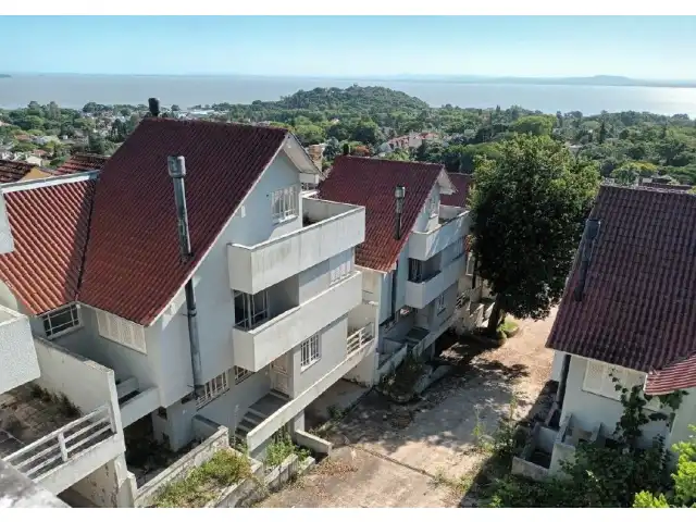 Leilão de casas em cond. fechado em Porto Alegre